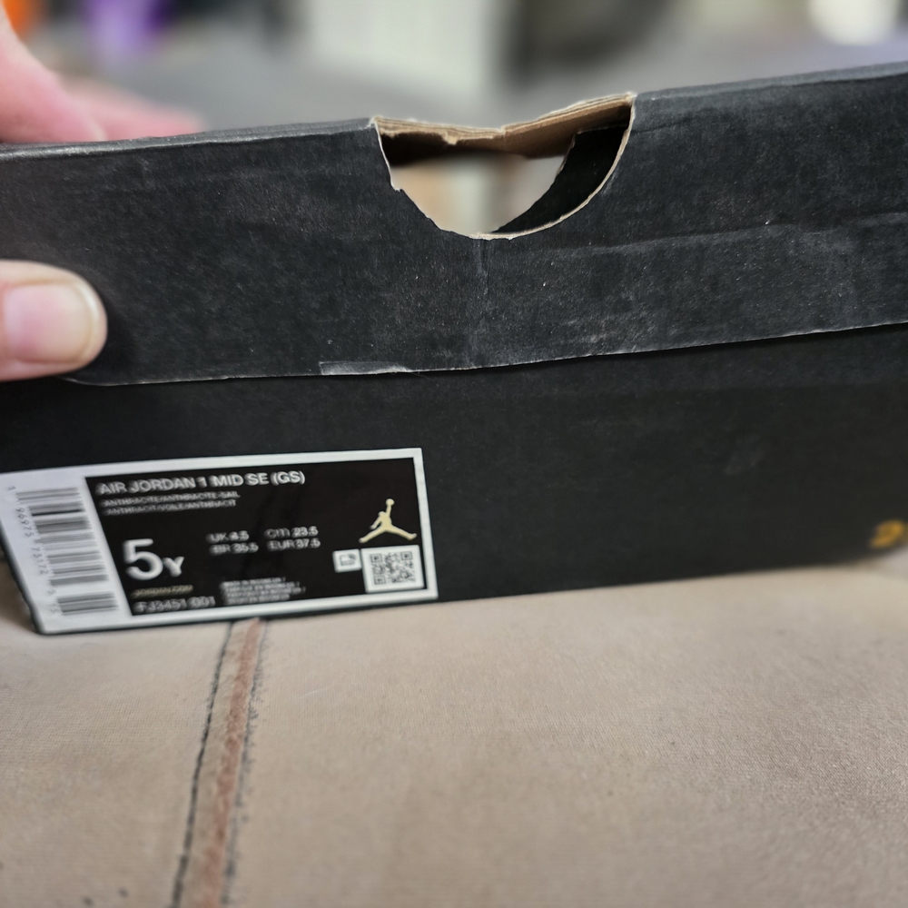 Nike Navy and Pink Floral High-Tops - Picture 9 of 10